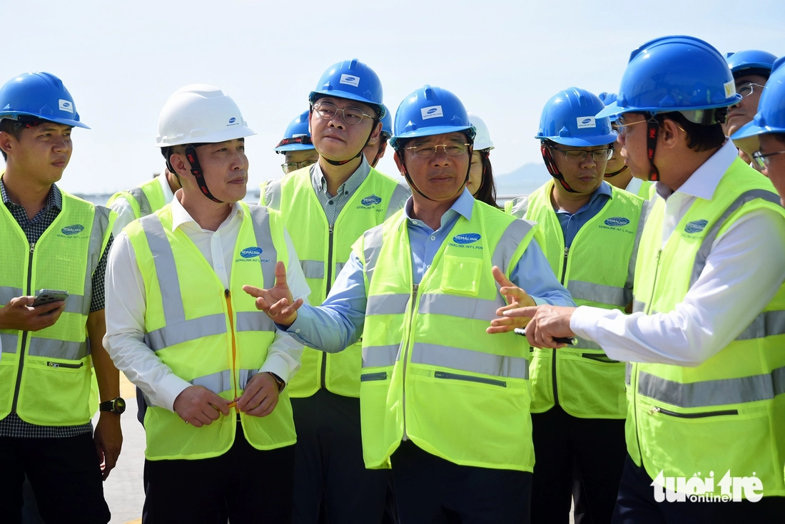 Bàu Bàng - Cái Mép: Đường sắt xuyên tâm cập mạn siêu tàu - Ảnh 1.