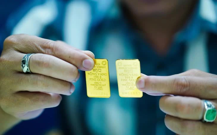 Giá vàng miếng SJC chạm 137,8 triệu đồng/lượng rồi 'quay xe' - Ảnh 1.