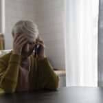 Mẹ liên tục gọi điện xin tiền làm từ thiện, con gái tá hỏa khi biết sự thật