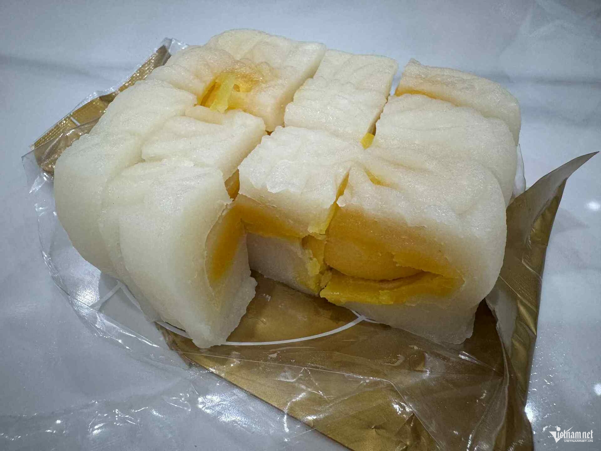 Bóc hộp bánh Trung thu bạn trai tặng bố mẹ, cô gái kiên quyết chia tay