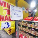 Bánh trung thu ế ẩm, người bán lo ôm nợ - Ảnh 1.