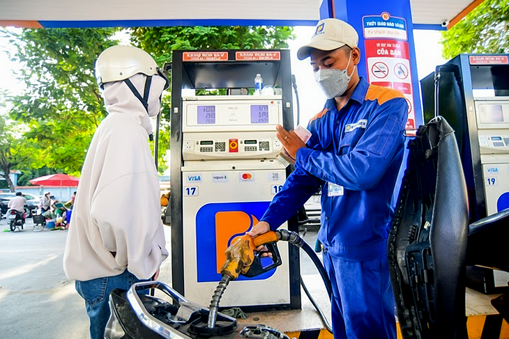 Giá xăng dầu đồng loạt giảm - Ảnh 1.