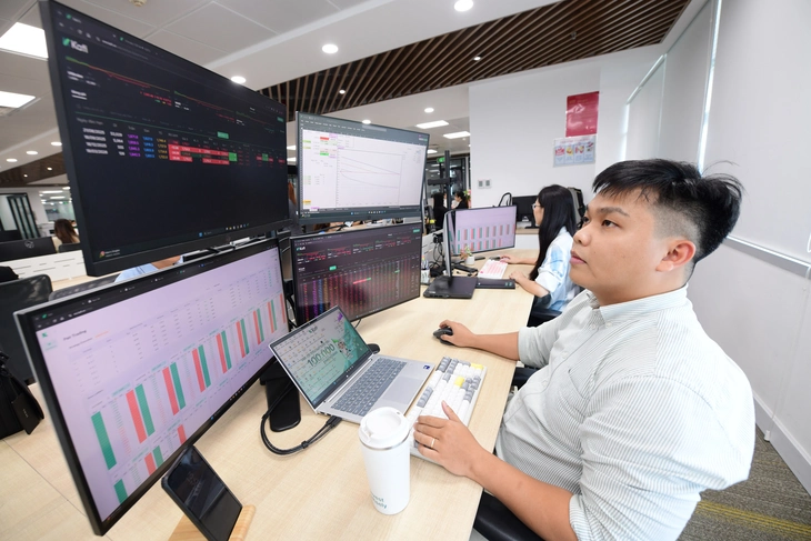 Việt Nam chính thức được nâng hạng, Ủy ban Chứng khoán lưu ý cột mốc quan trọng - Ảnh 1.