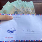 Bạn thân truy hỏi tiền phúng viếng, cô gái tá hỏa về chiếc phong bì bị rút lõi