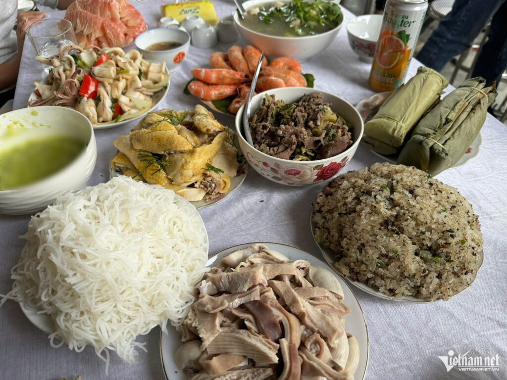 Đám cưới làm 15 mâm cỗ, cô dâu sợ bị chê cười không ngờ được khen nức nở