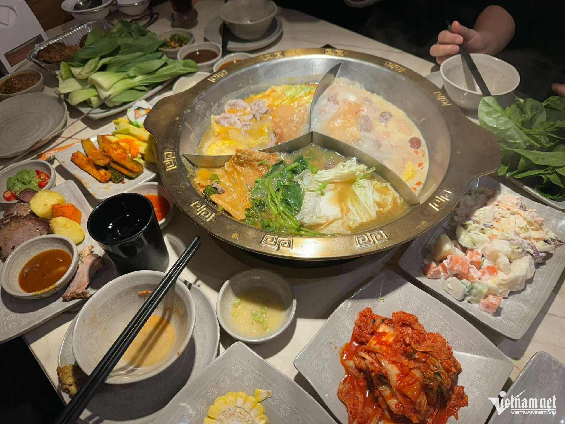 Trót khoe chồng là giám đốc, cô gái ‘khốn khổ’ với đồng nghiệp